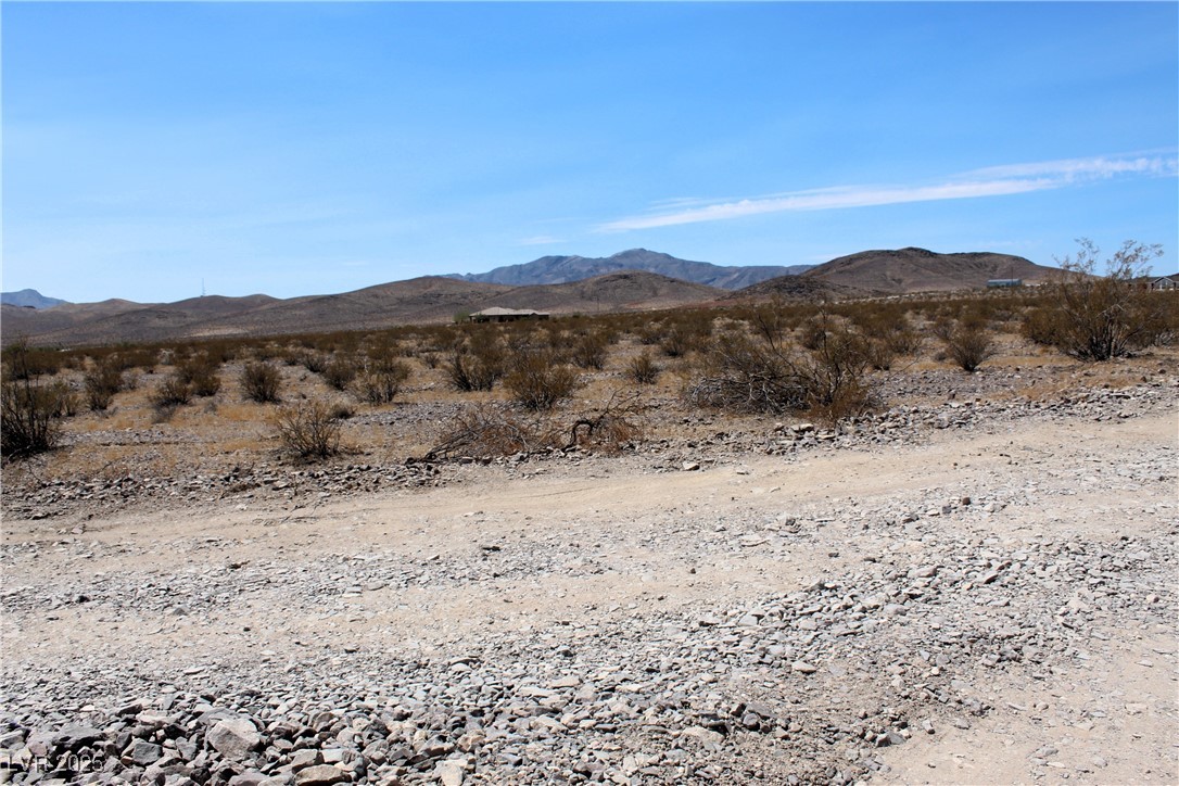 5561 West Betty Avenue Property Photo 7