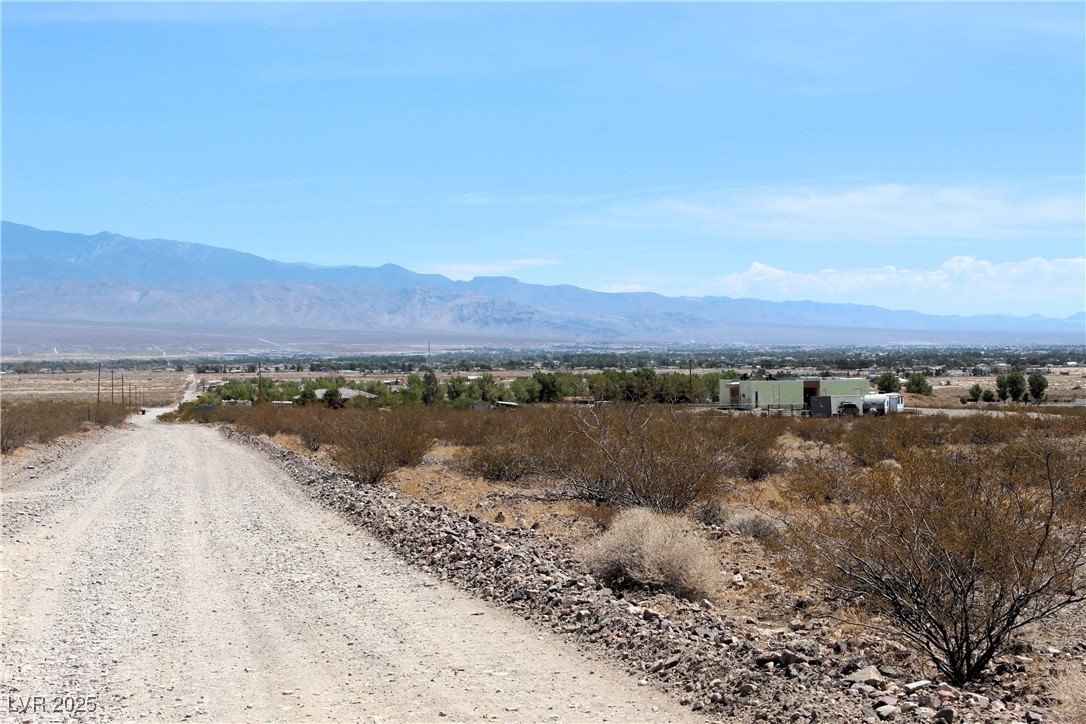 5561 West Betty Avenue Property Photo 8