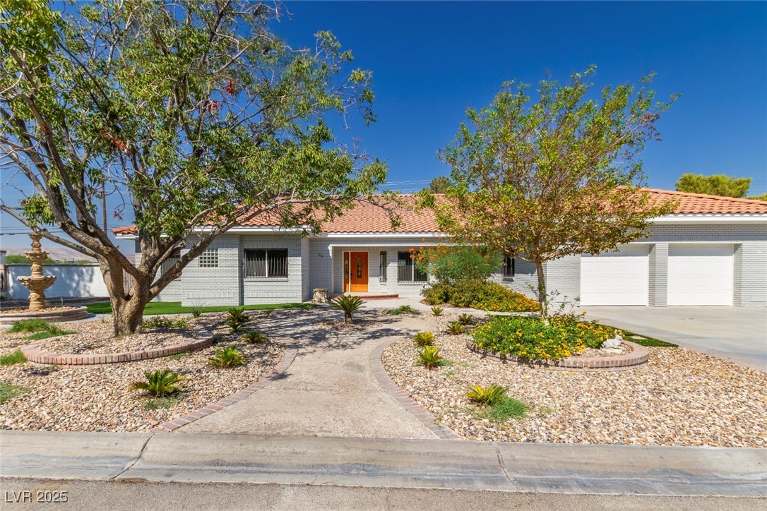 60 East Levi Avenue Property Photo 1