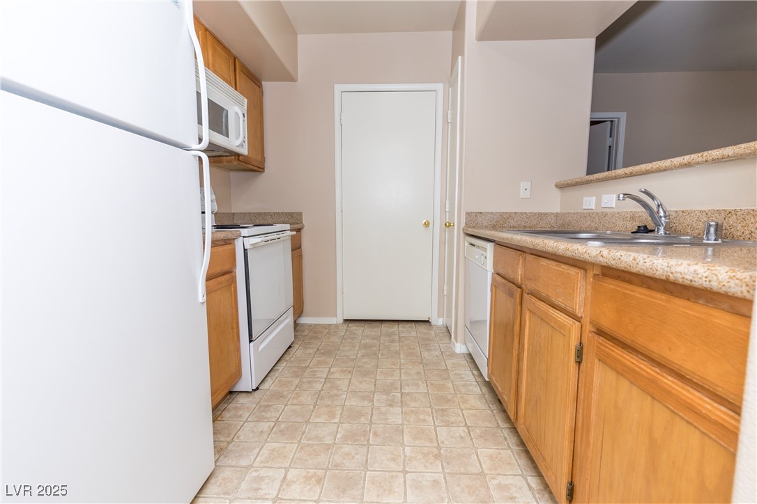 7255 West Sunset Road 2106 Property Photo 9