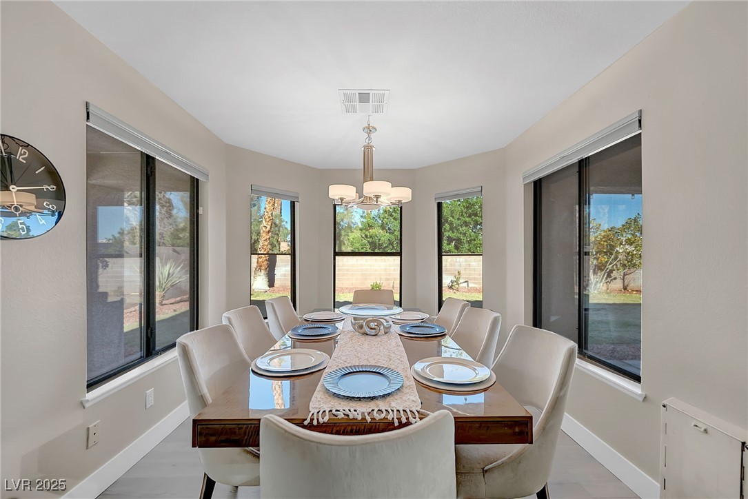 3757 North Torrey Pines Drive Property Photo 4