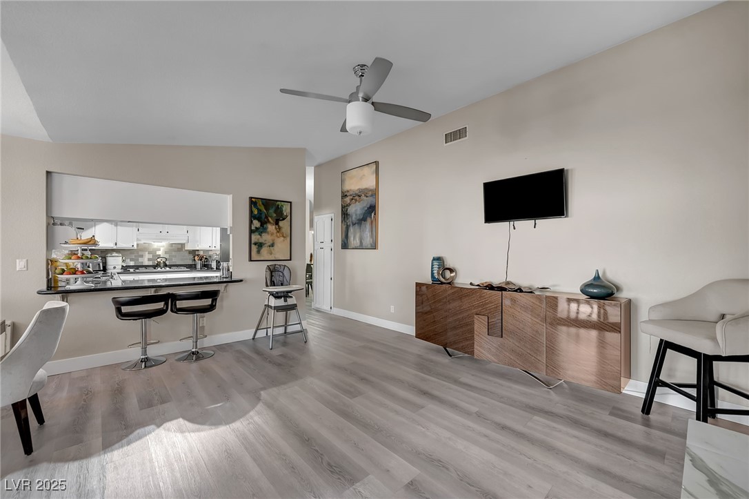 3757 North Torrey Pines Drive Property Photo 5