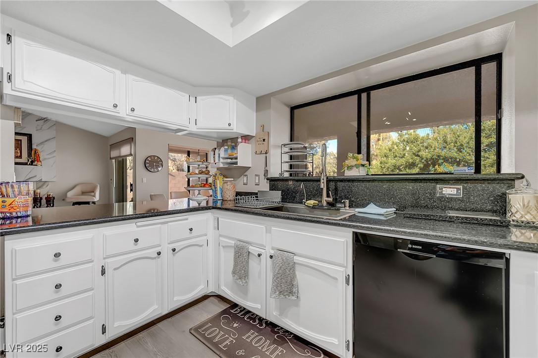 3757 North Torrey Pines Drive Property Photo 8