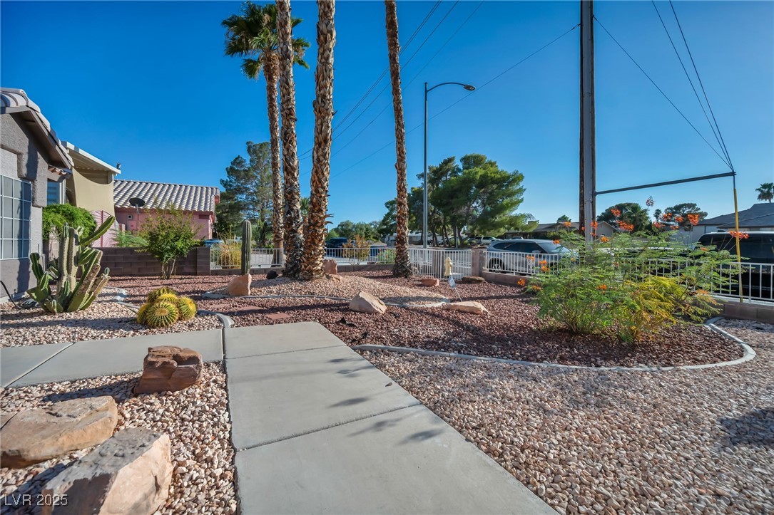 3757 North Torrey Pines Drive Property Photo 51