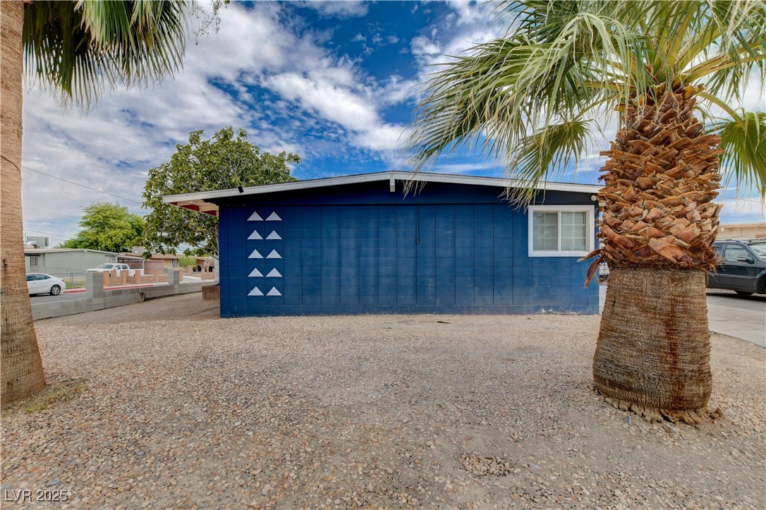 1620 Kenneth Street Property Photo 2