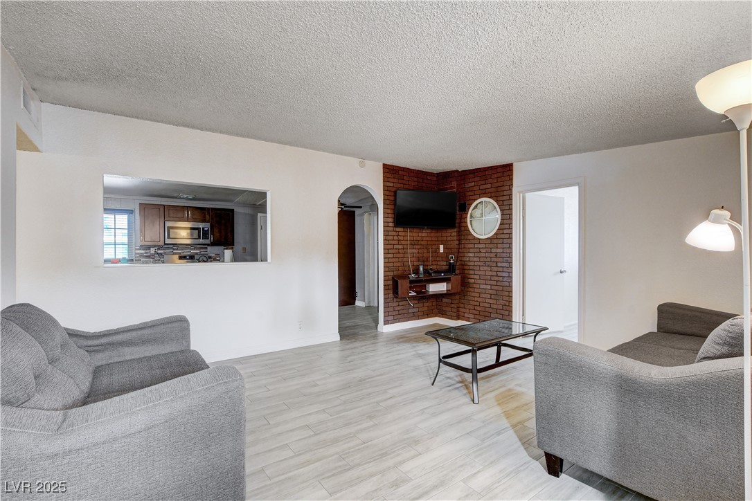 1620 Kenneth Street Property Photo 5