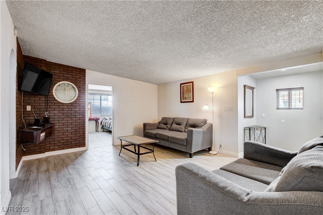 1620 Kenneth Street Property Photo 6