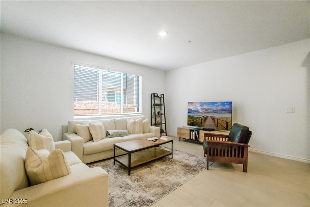 1529 Eva Crossing Place Property Photo 8