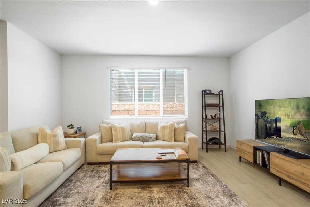 1529 Eva Crossing Place Property Photo 9