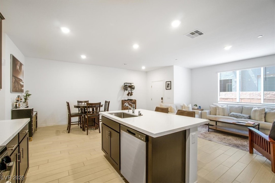 1529 Eva Crossing Place Property Photo 13