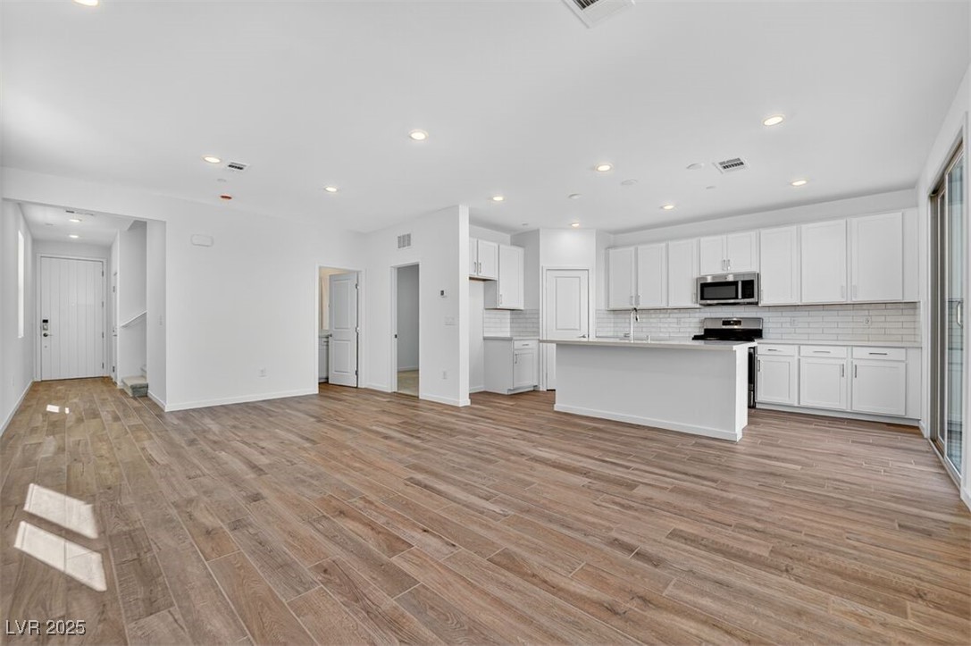 320 Taylor Street Property Photo 8