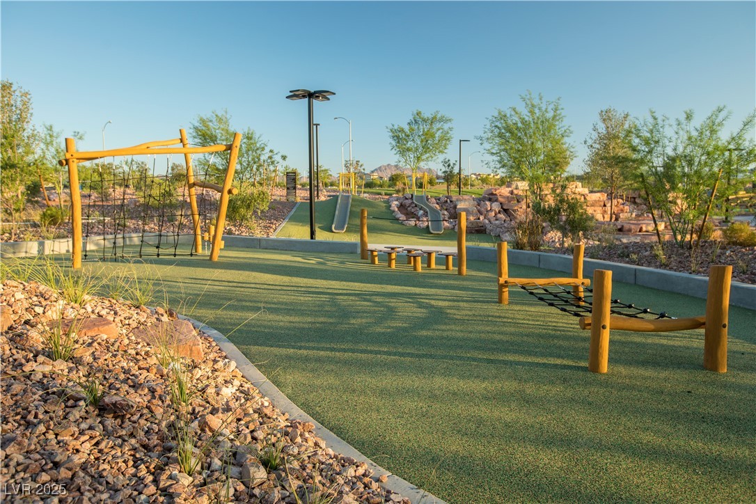 320 Taylor Street Property Photo 39