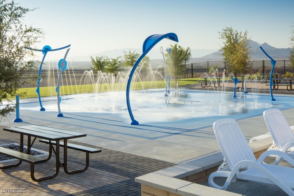 320 Taylor Street Property Photo 44