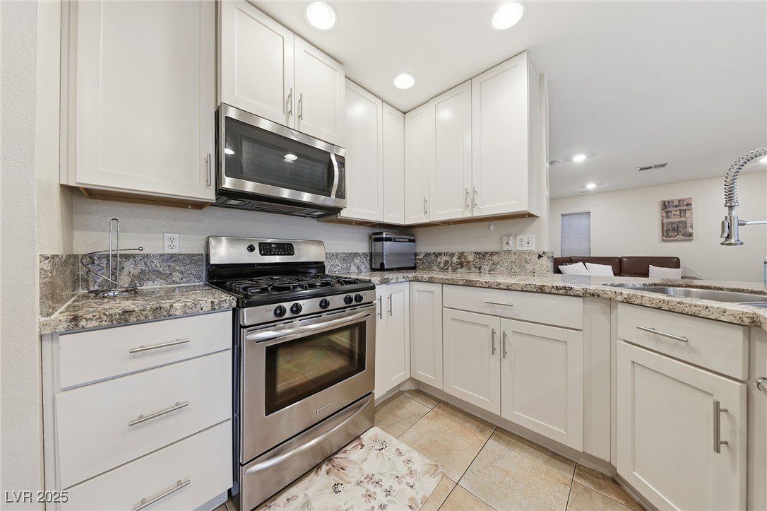 9429 Abalone Way Property Photo 7