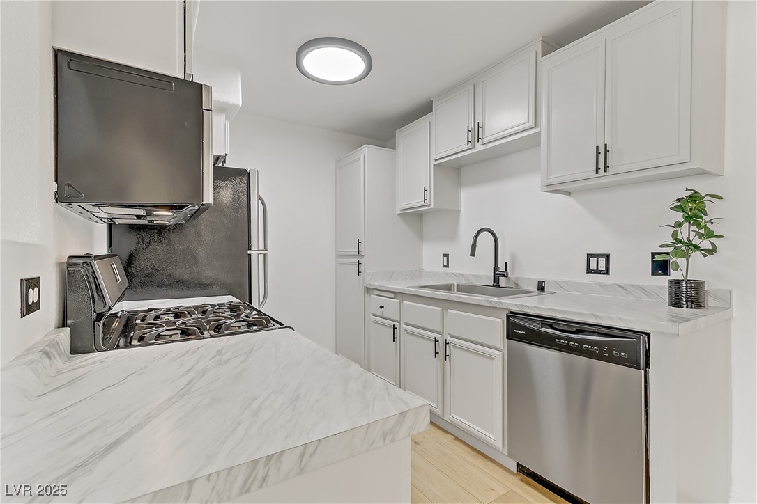 3318 North Decatur Boulevard 2007 Property Photo 11