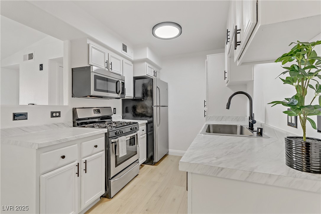 3318 North Decatur Boulevard 2007 Property Photo 12