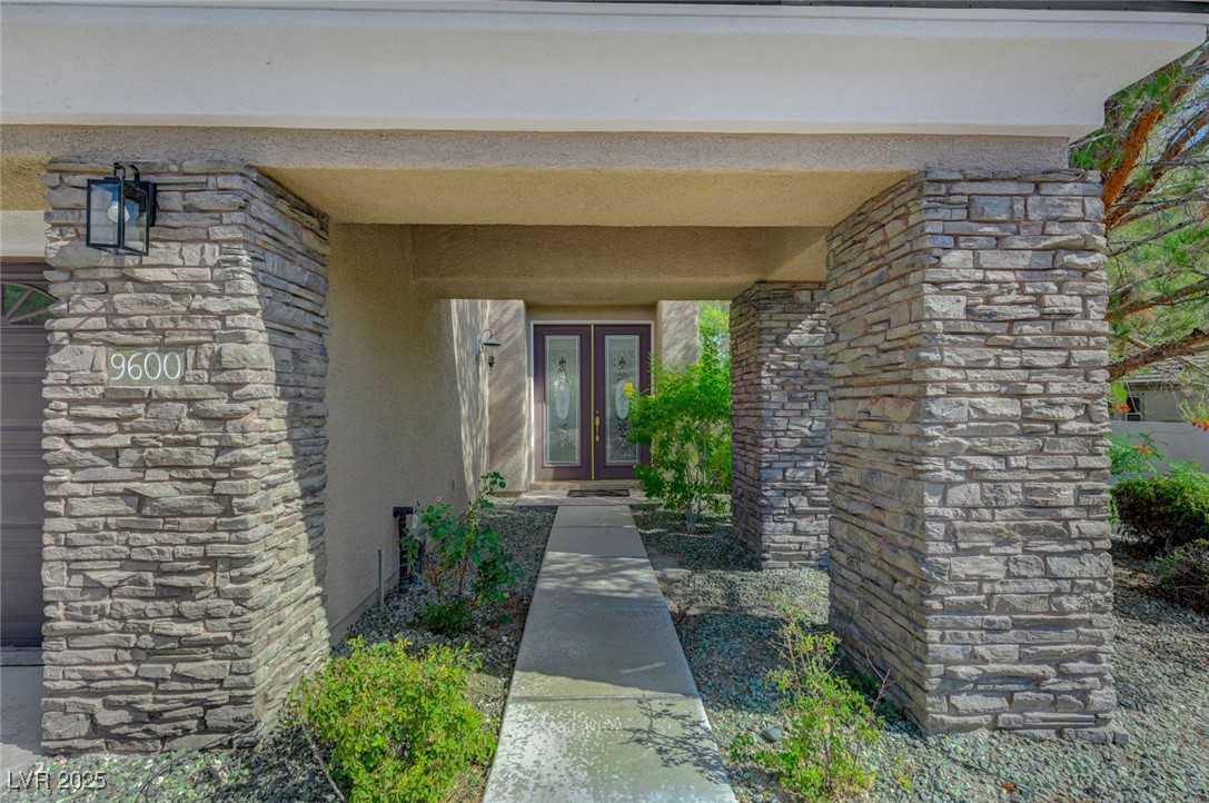 9600 Royal Lamb Drive Property Photo 7