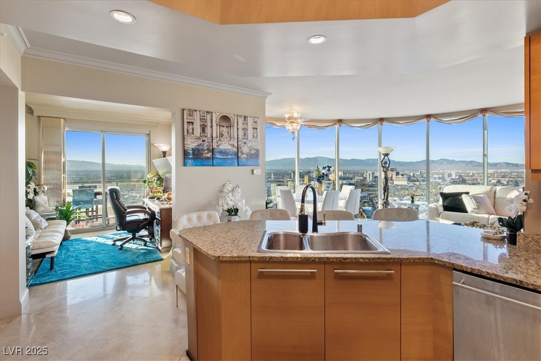 322 Karen Avenue 4207 Property Photo 6