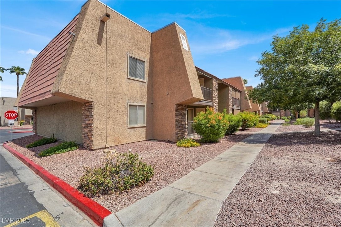 4400 Sandy River Drive 2 Property Photo 1