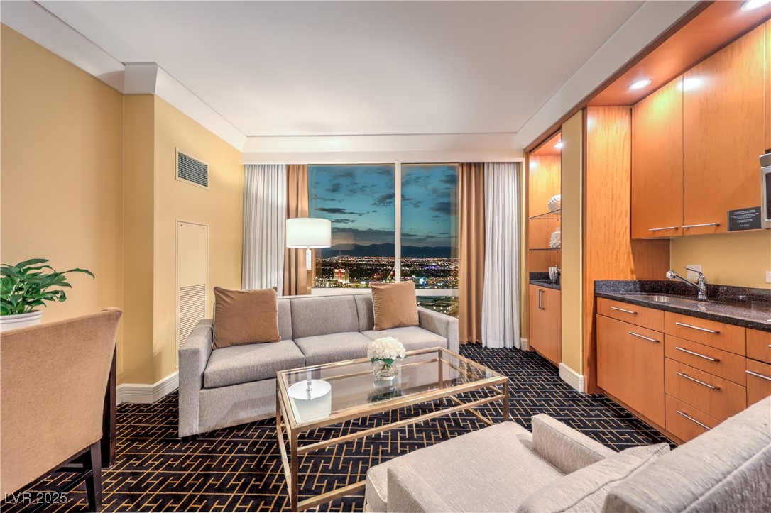 2000 Fashion Show Drive 5019 Property Photo 2