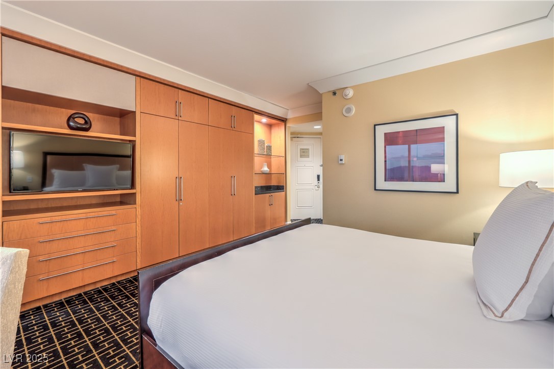 2000 Fashion Show Drive 5019 Property Photo 19