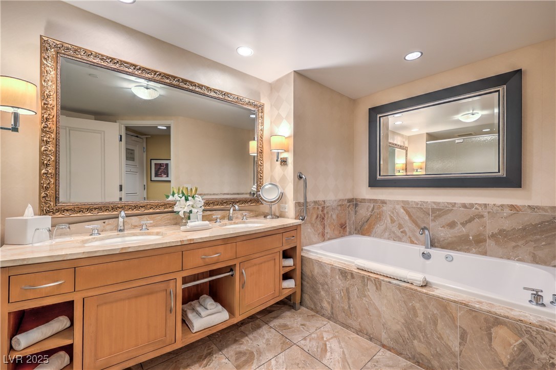 2000 Fashion Show Drive 5019 Property Photo 24