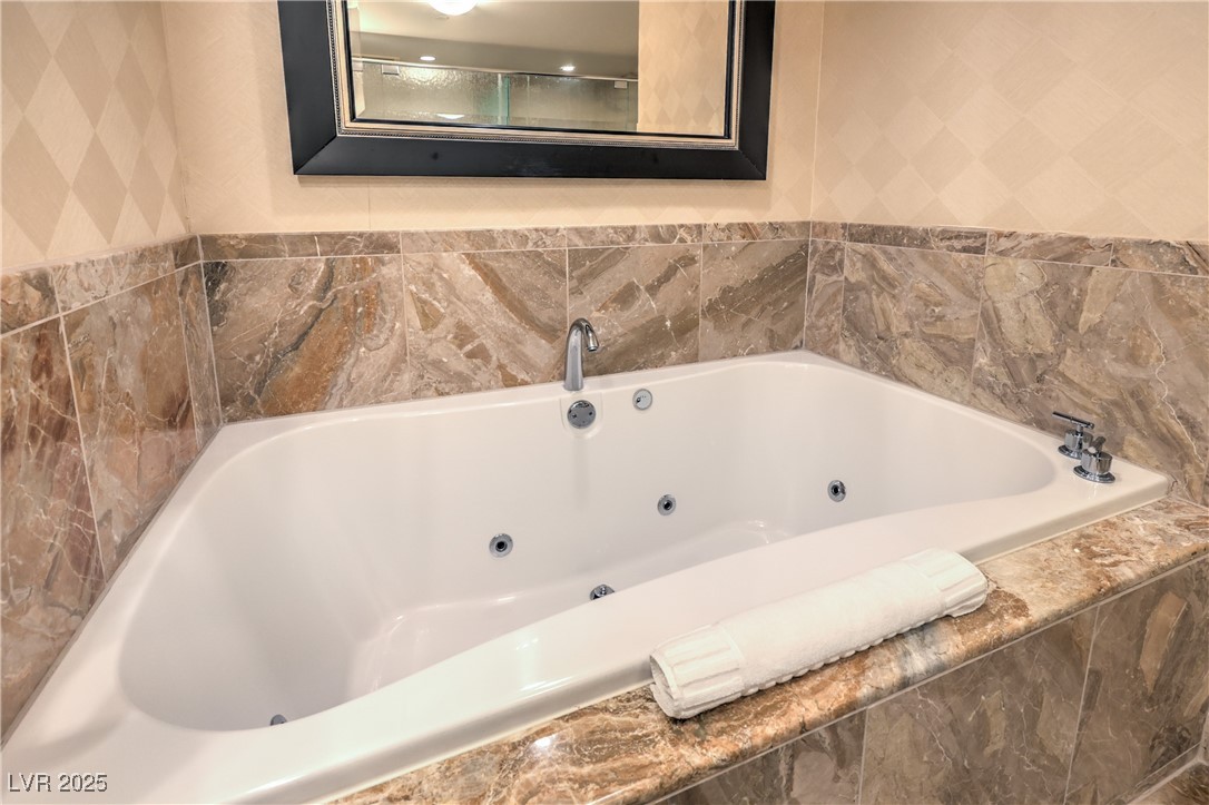 2000 Fashion Show Drive 5019 Property Photo 25