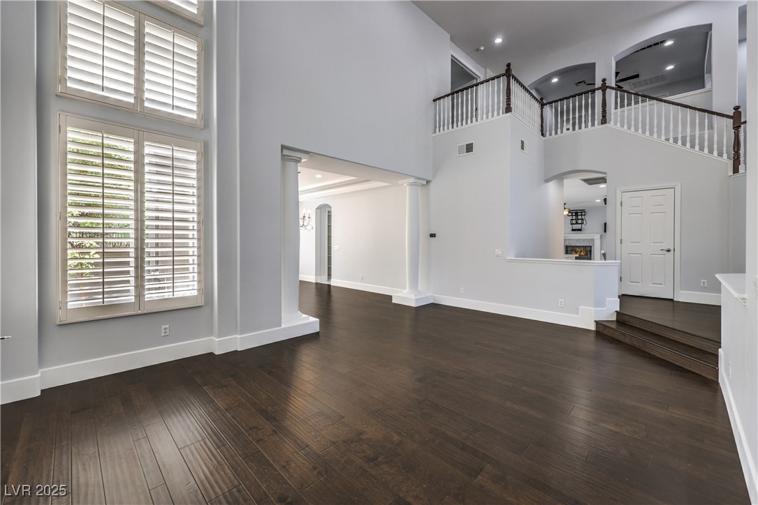 9317 Fontainbleu Property Photo 12