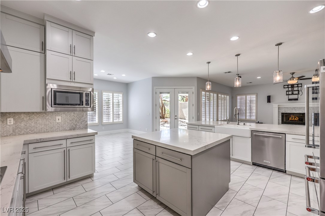 9317 Fontainbleu Property Photo 20