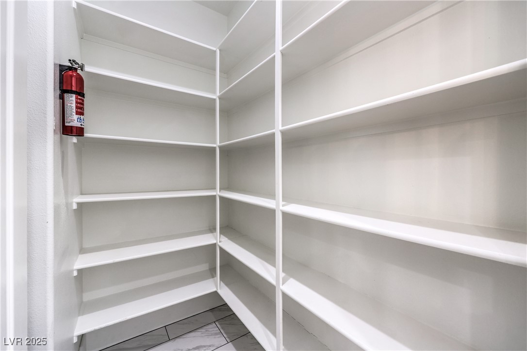 9317 Fontainbleu Property Photo 22