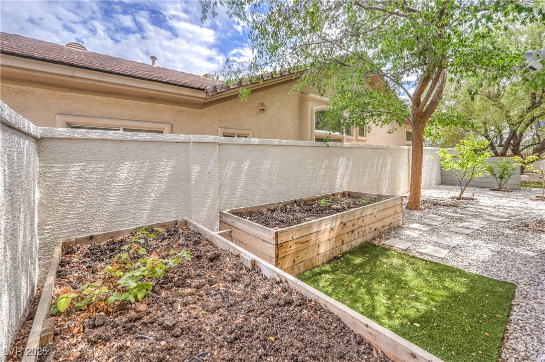 9317 Fontainbleu Property Photo 58