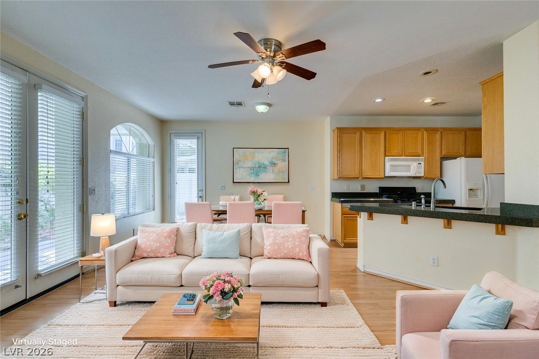 1004 Collingtree Street Property Photo 11