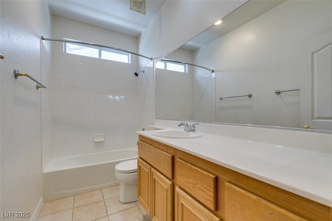 1004 Collingtree Street Property Photo 28