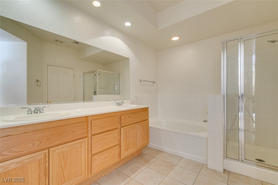 1004 Collingtree Street Property Photo 34