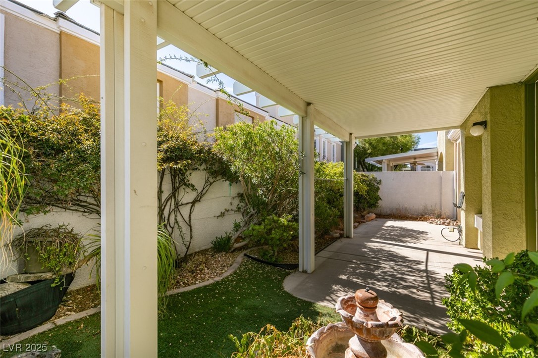 1004 Collingtree Street Property Photo 36