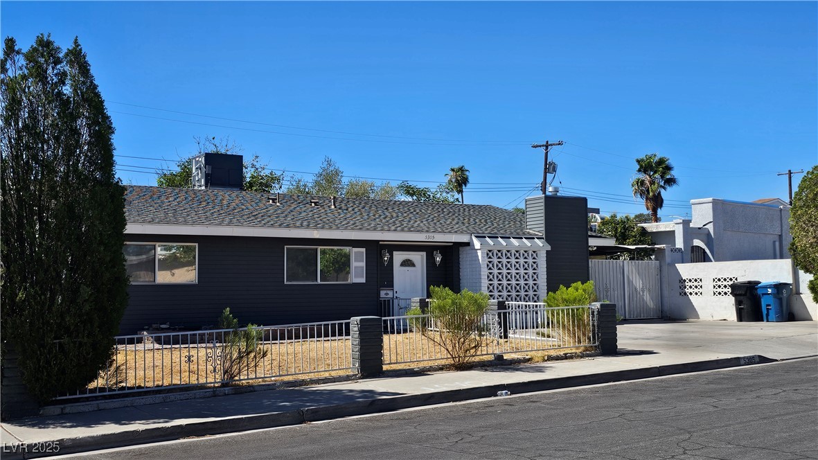 5305 Del Rey Avenue Property Photo 1