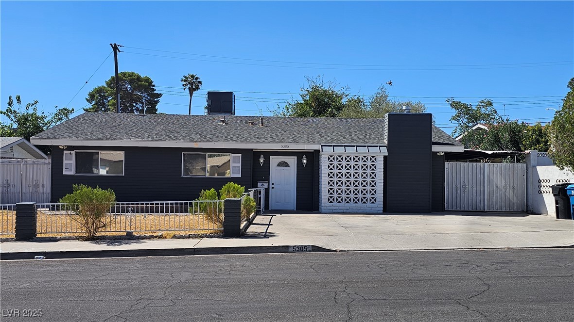 5305 Del Rey Avenue Property Photo 2