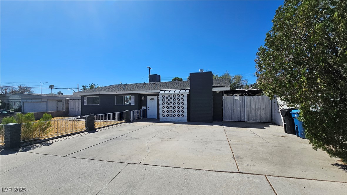 5305 Del Rey Avenue Property Photo 3