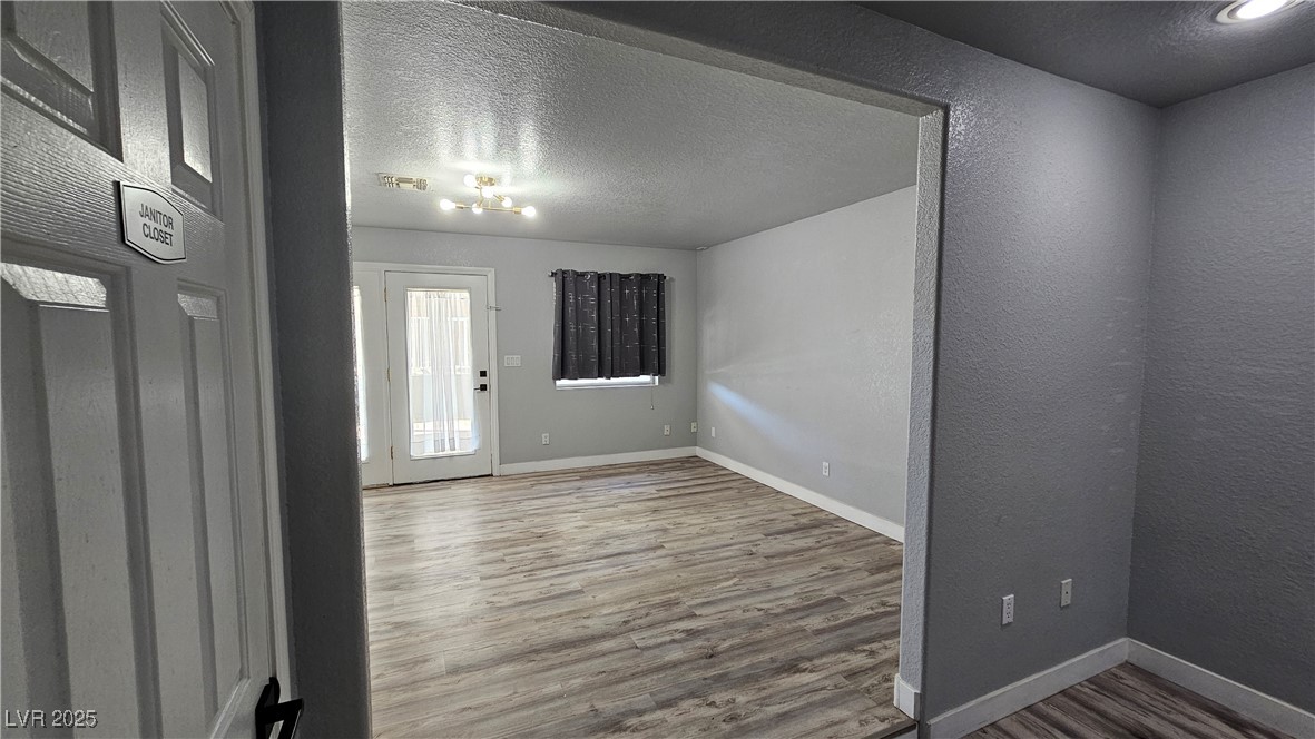 5305 Del Rey Avenue Property Photo 8