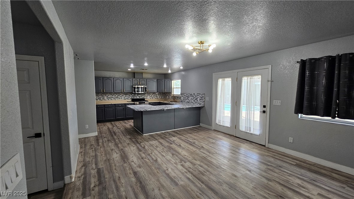 5305 Del Rey Avenue Property Photo 9