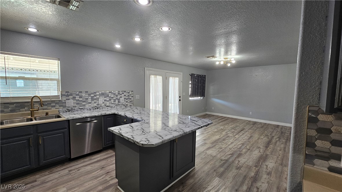 5305 Del Rey Avenue Property Photo 10