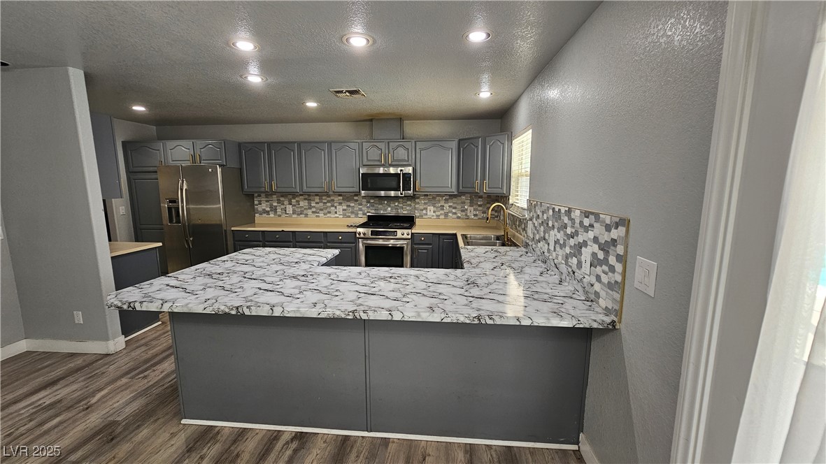 5305 Del Rey Avenue Property Photo 11