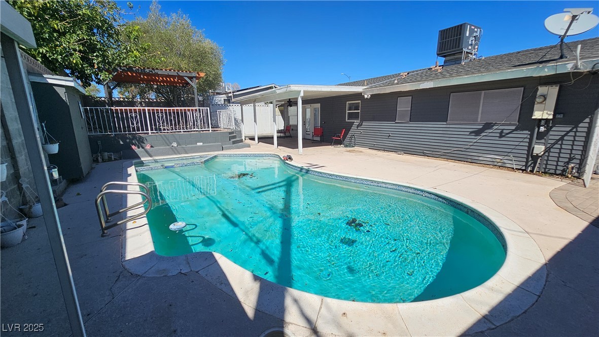 5305 Del Rey Avenue Property Photo 22