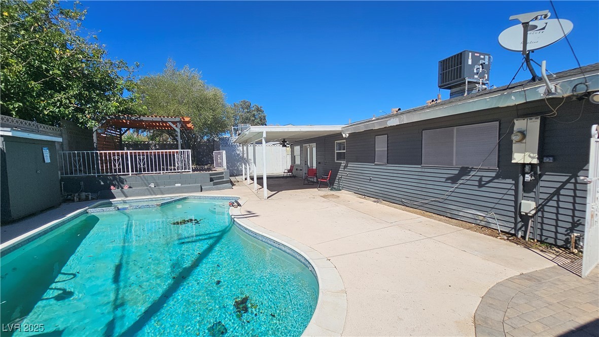 5305 Del Rey Avenue Property Photo 23