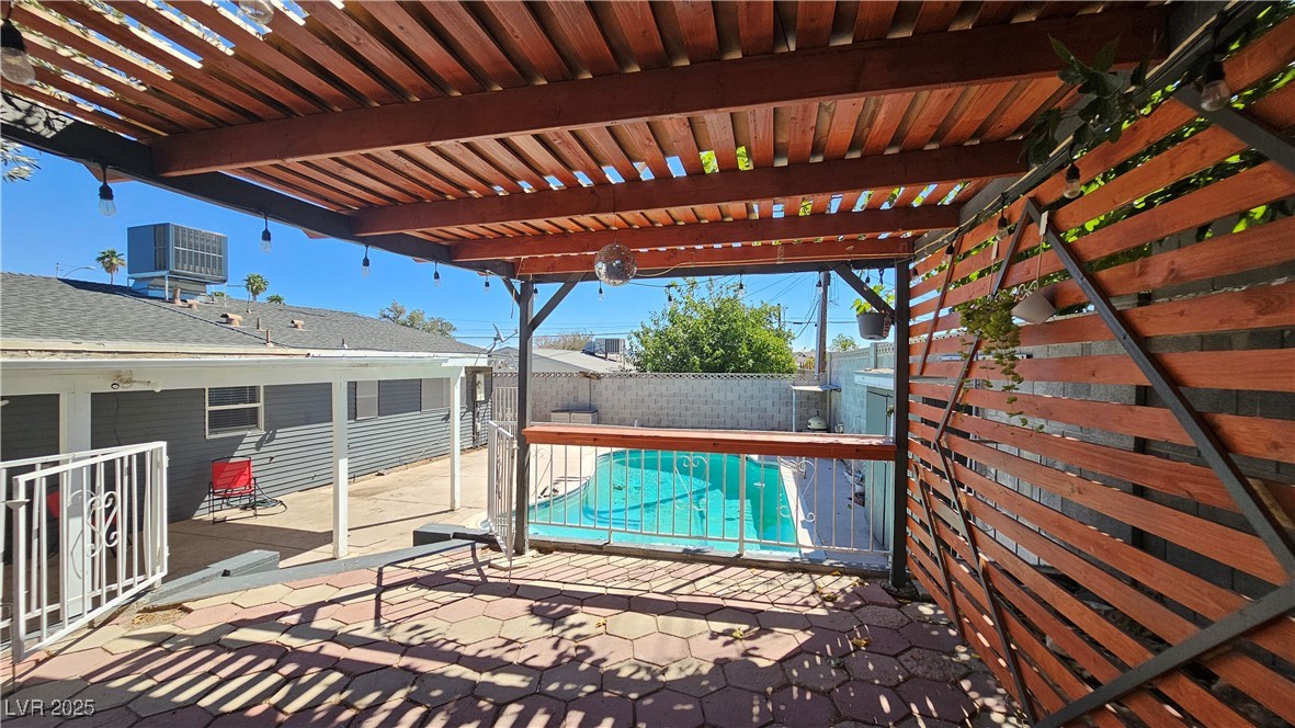 5305 Del Rey Avenue Property Photo 24