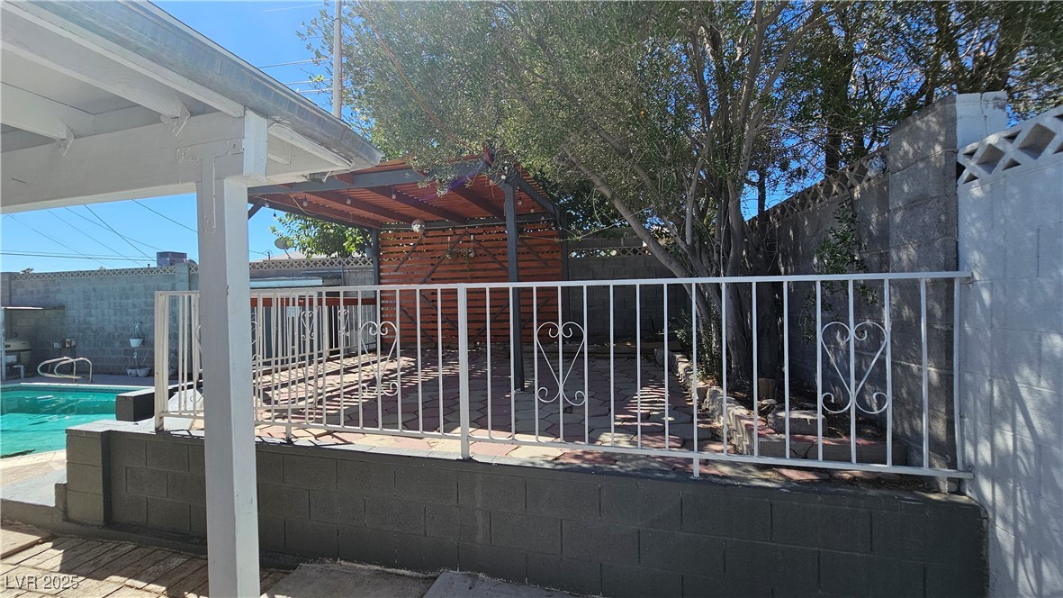 5305 Del Rey Avenue Property Photo 25