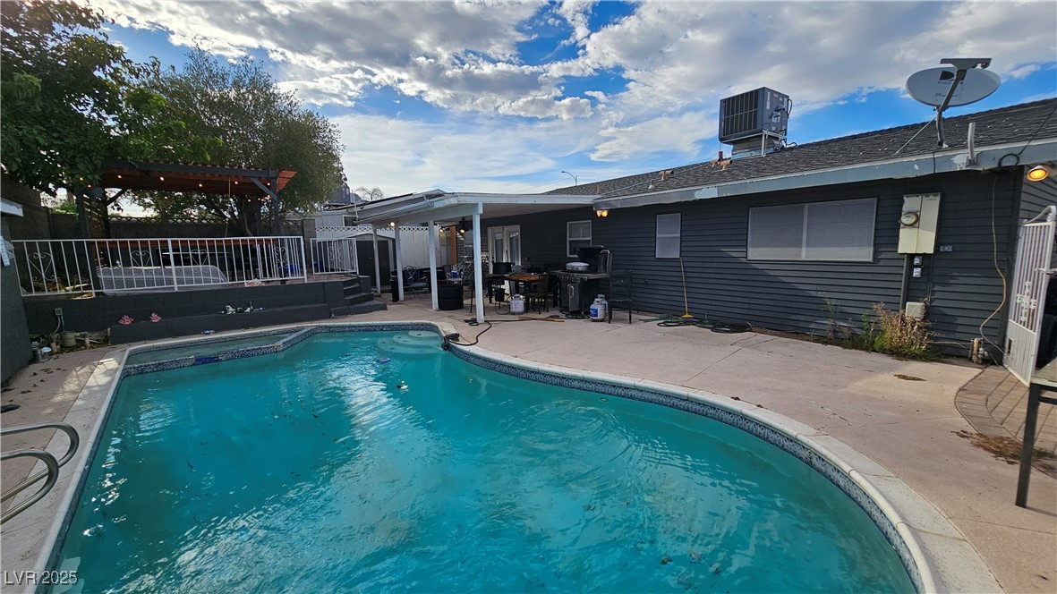 5305 Del Rey Avenue Property Photo 28