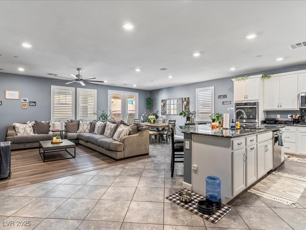 2442 Fanano Street Property Photo 4