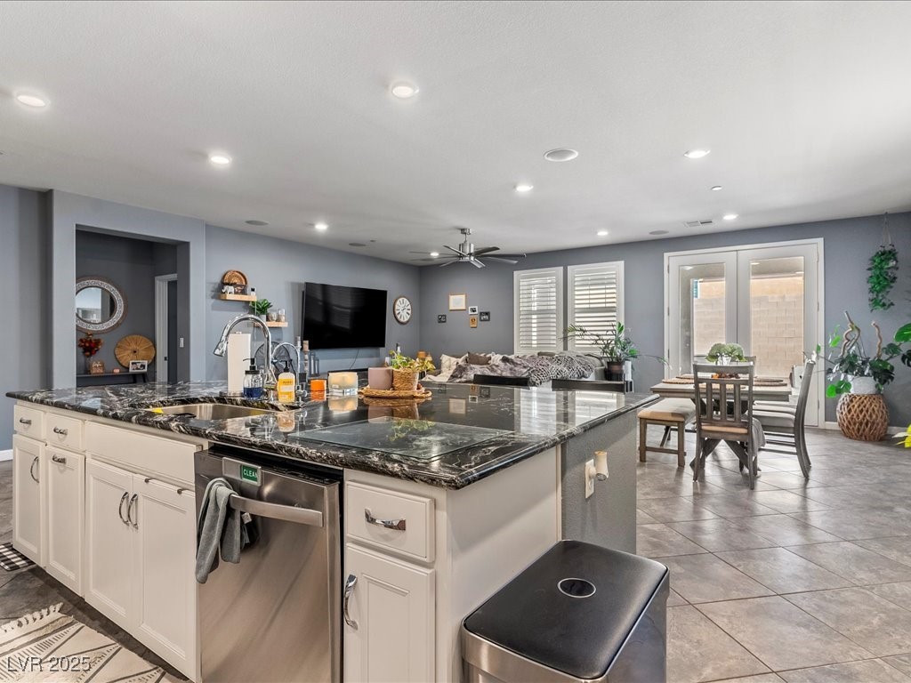 2442 Fanano Street Property Photo 6