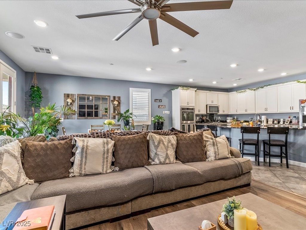 2442 Fanano Street Property Photo 10